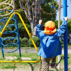 子供の公園デビューはいつから？準備物や注意点を徹底解説