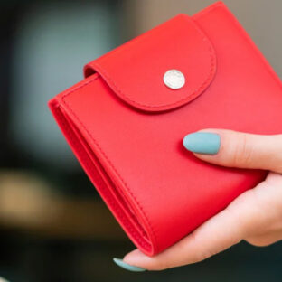 機能美を兼ね備えた三つ折財布