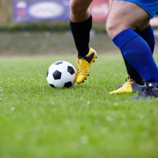 スポーツの秋を彩るサッカーソックス