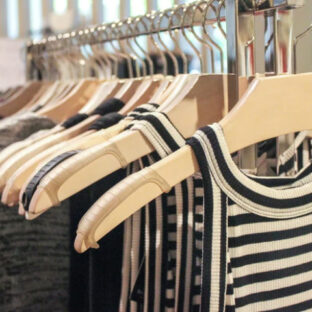 オシャレを引き立てるインナー選びのコツ