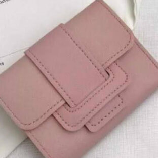 使いやすさを追求した三つ折財布のデザイン