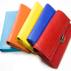 三つ折財布の軽量化と使いやすさ