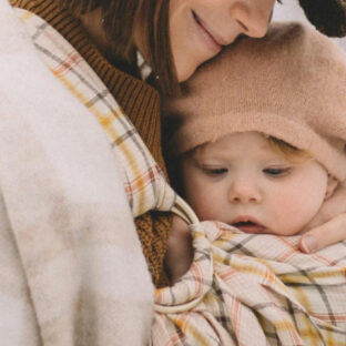 春にぴったりなベビースリングの魅力