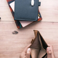 開きやすい三つ折財布の魅力