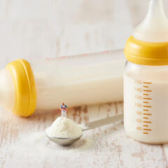 哺乳瓶ウォーマーで夜間授乳をラクに！活用術と便利機能を解説​