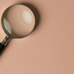 読書愛好家必見！目に優しいルーペの使い方