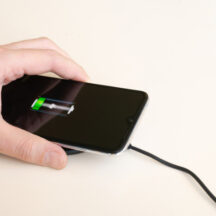 ワイヤレス充電器の利便性！置くだけで充電できる快適ライフ！