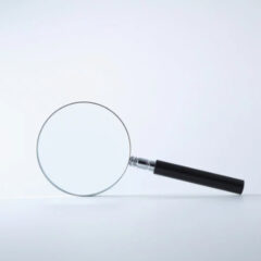 ルーペ使用時の目の疲れを軽減する方法