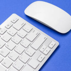 マルチデバイス対応のワイヤレスキーボードで作業効率アップ！