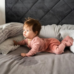 防水シーツとおねしょシーツの違いとは？用途別の選び方を徹底解説