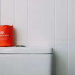 非常用トイレの備蓄量はどれくらい必要？家族構成別の計算方法と目安を解説